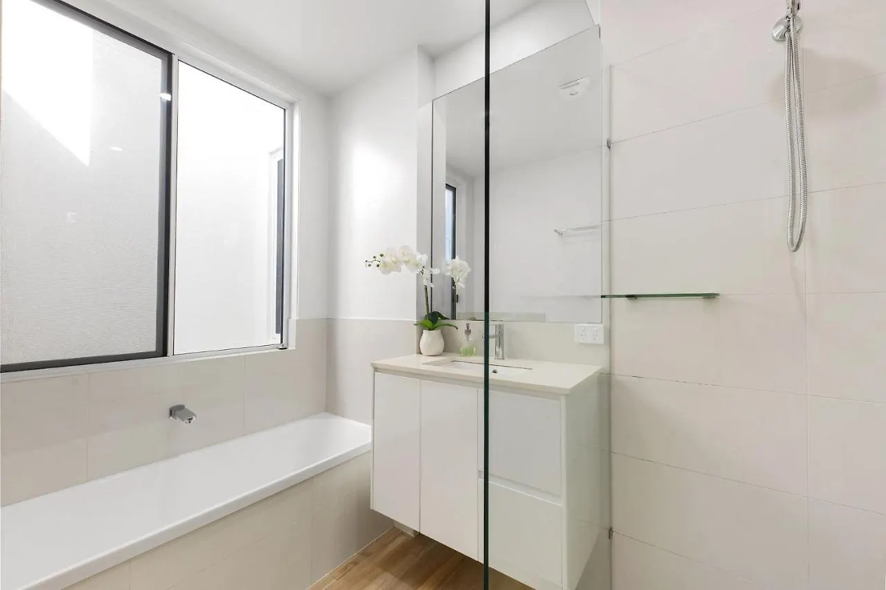 Waves Beach House Marcoola