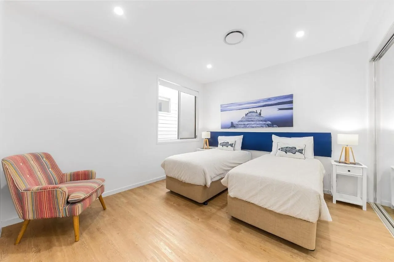 Waves Beach House Marcoola